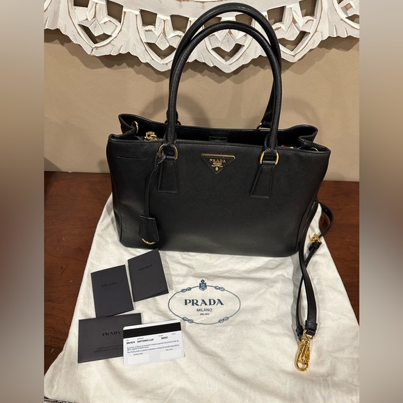 PRADA Medium Galleria Saffiano leather bag - Picture 9 of 16